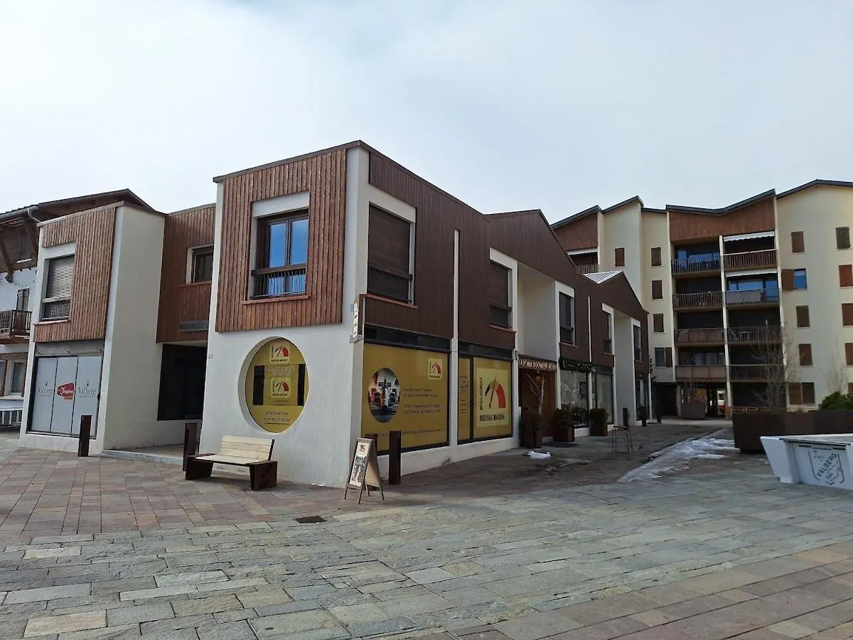 Valberg Studio Hyper Centre location